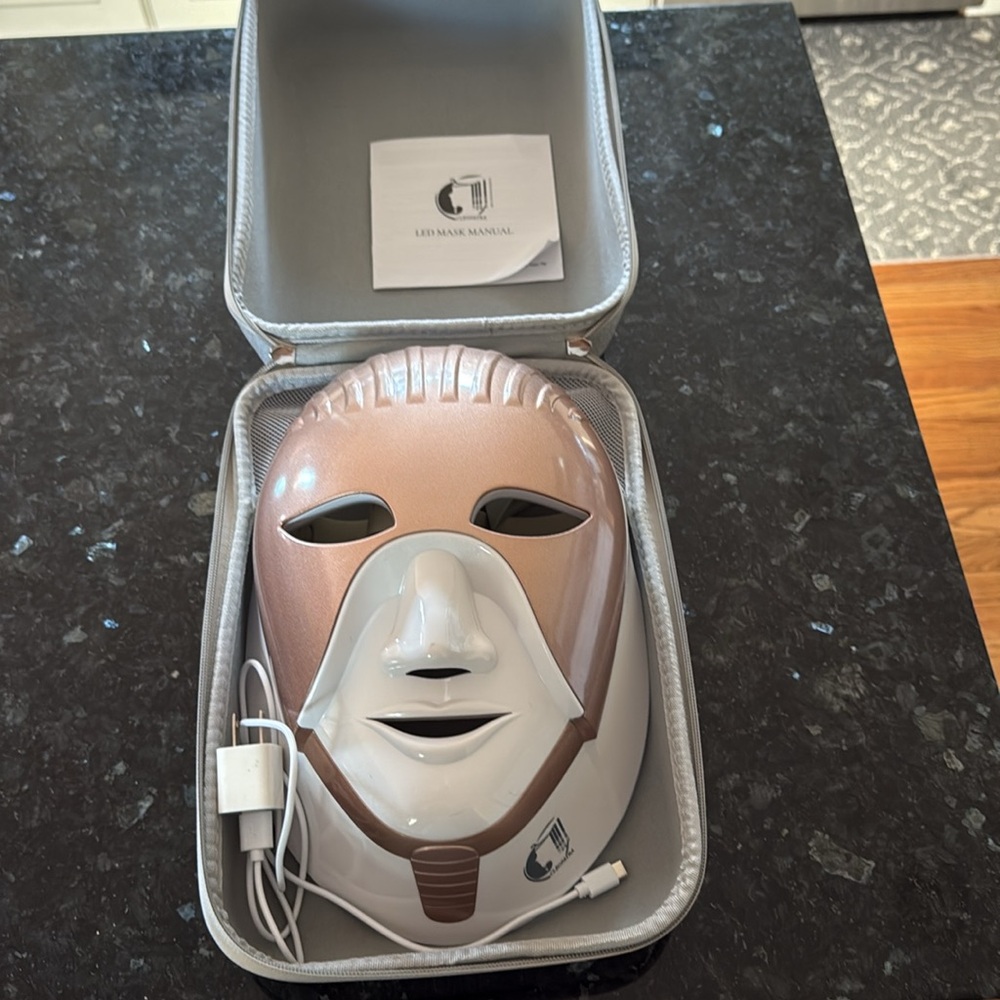 Cleopatra LED Light Mask - Picture 12 of 13